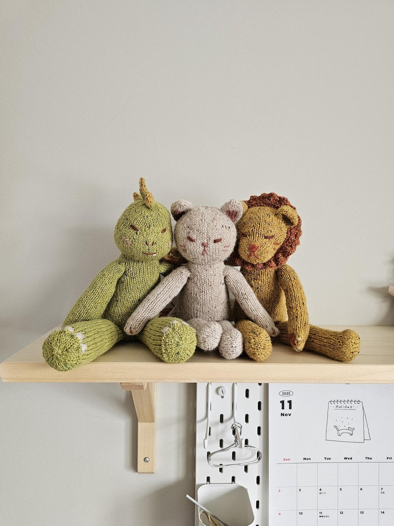 Gentle Dino Knitting Pattern