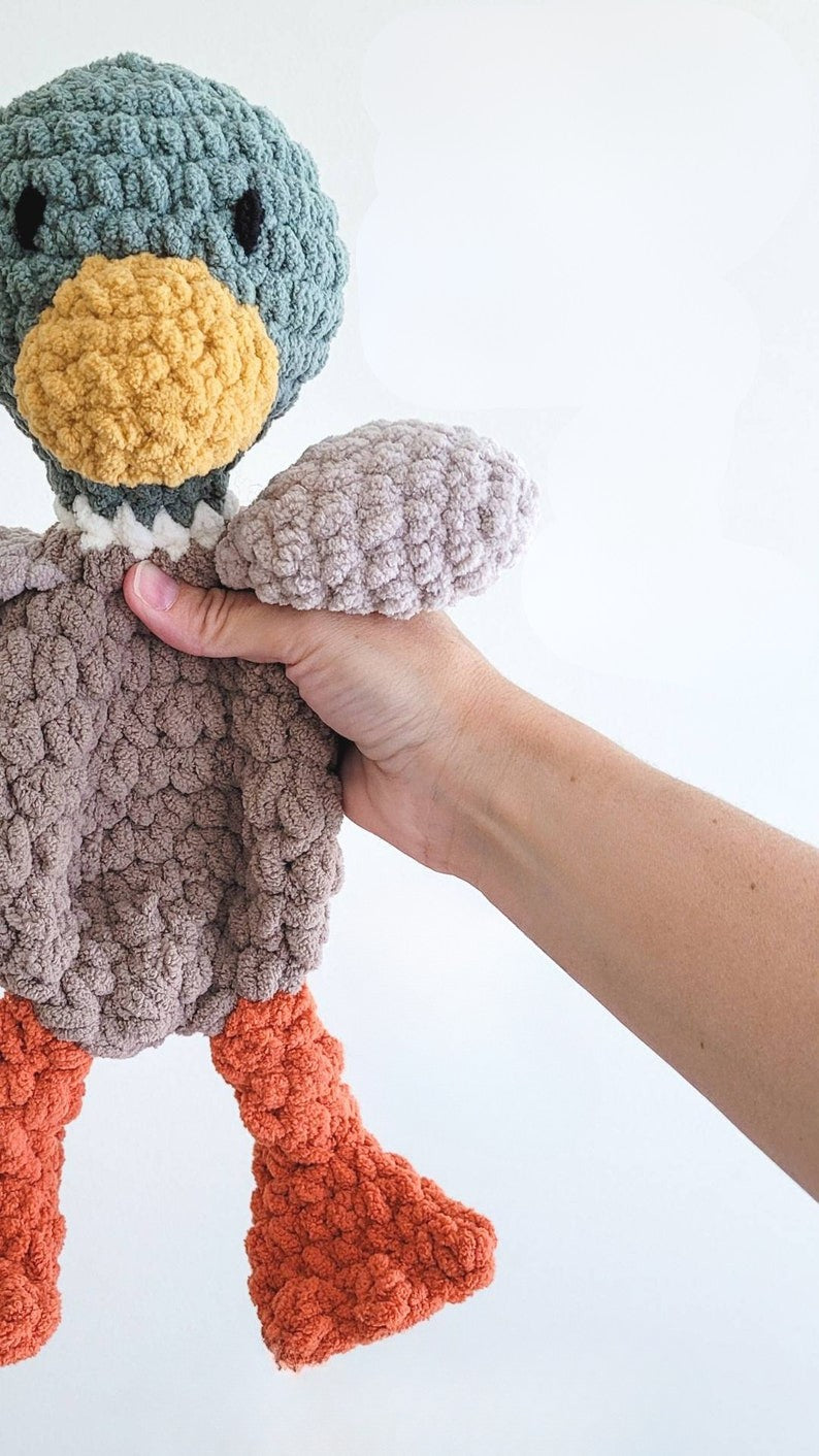 Daisy Duck Lovey Crochet Pattern