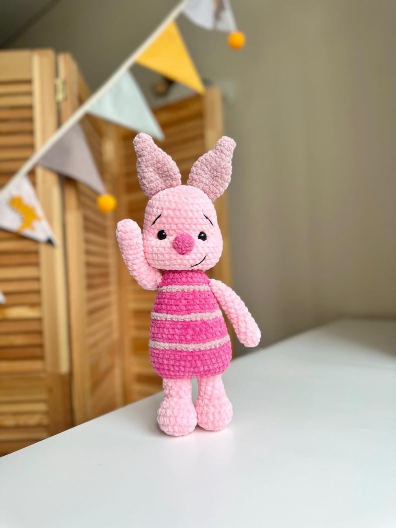 Pinkie Pig Crochet Pattern