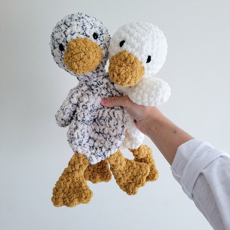 Daisy Duck Lovey Crochet Pattern