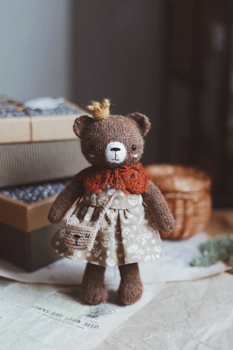 Chestnut Bear Knitting Pattern
