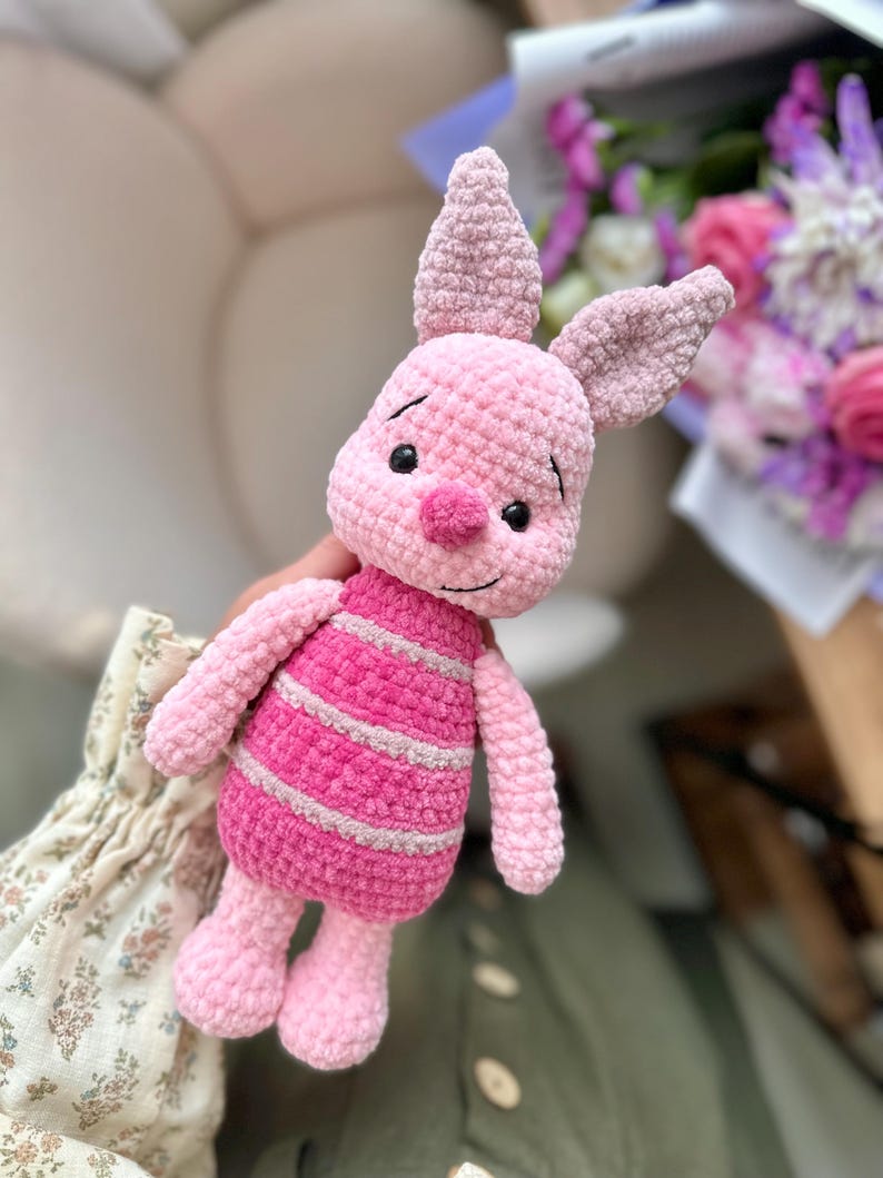 Pinkie Pig Crochet Pattern
