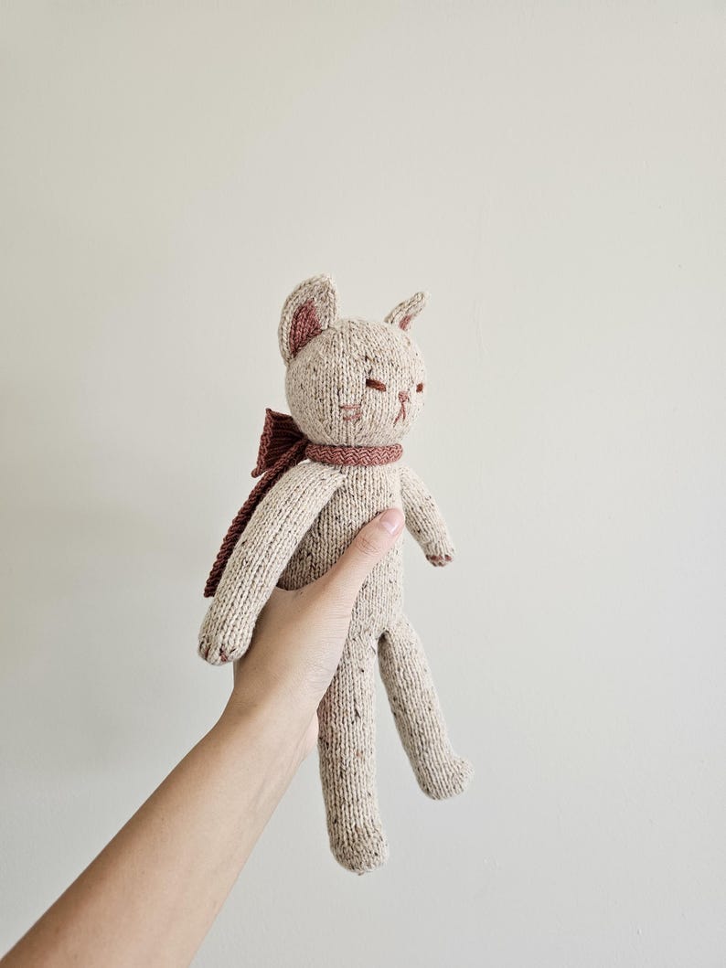 Misty Cat Knitting Pattern