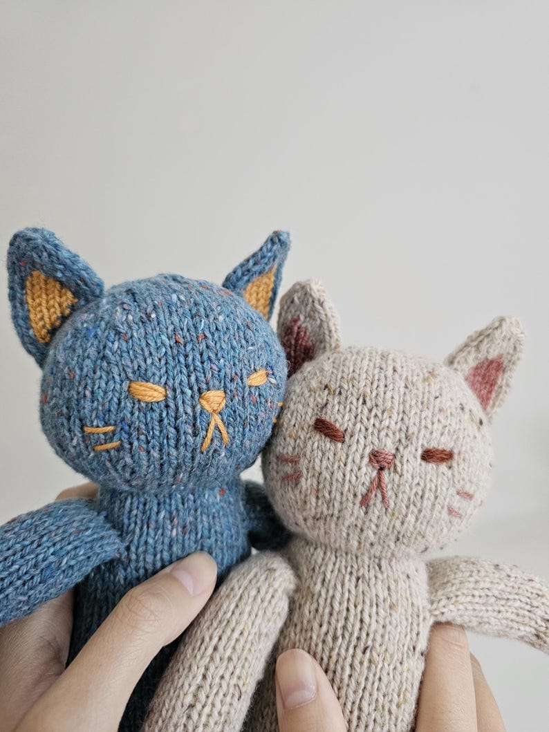 Misty Cat Knitting Pattern