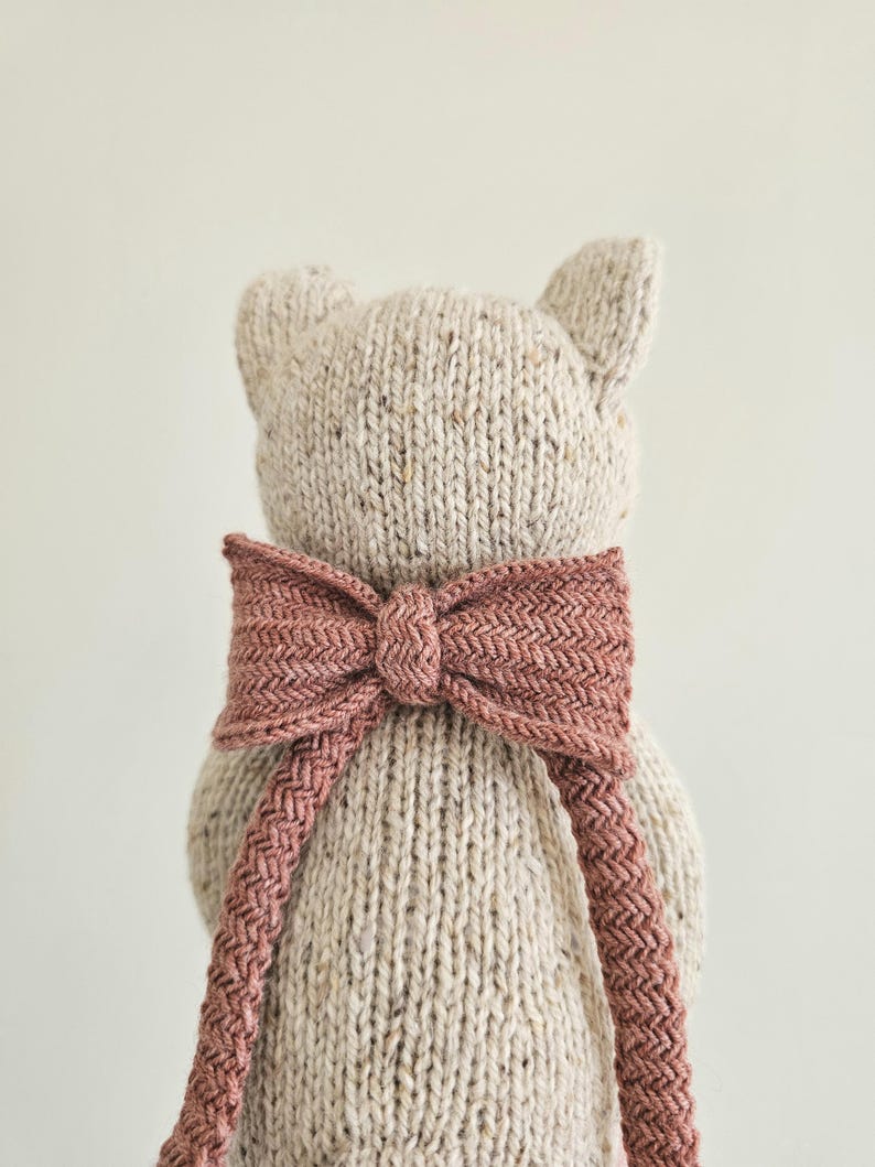 Misty Cat Knitting Pattern